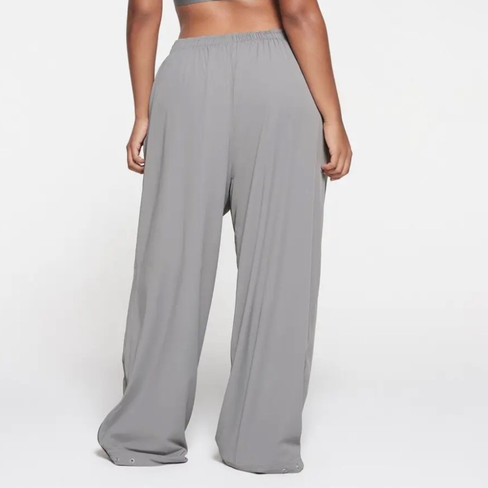 SKIMS Track Woven Nylon Pant In Pacific - Picture 3 of 9